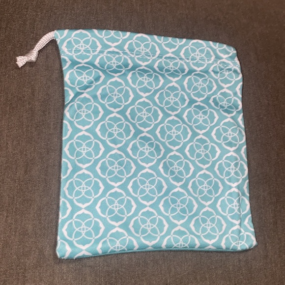 🦋2 Brand new Kendra Scott blue Jewelry Dust bags! - Picture 5 of 6